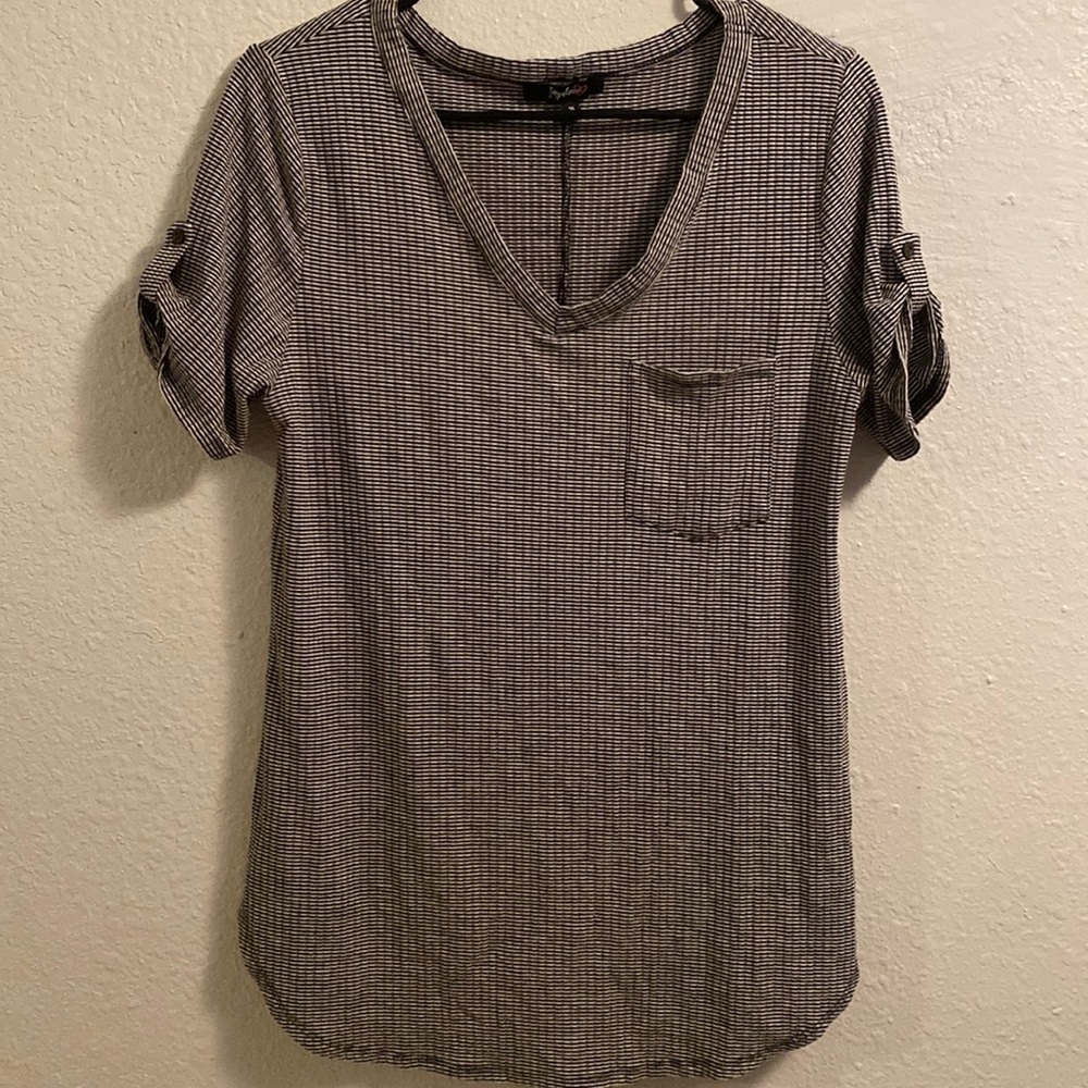 Impulsive striped top